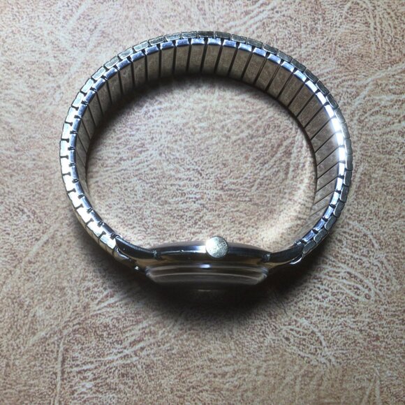 Bulova Vintage Gold Watch Automatic In Good Working Condition - Picture 9 of 15